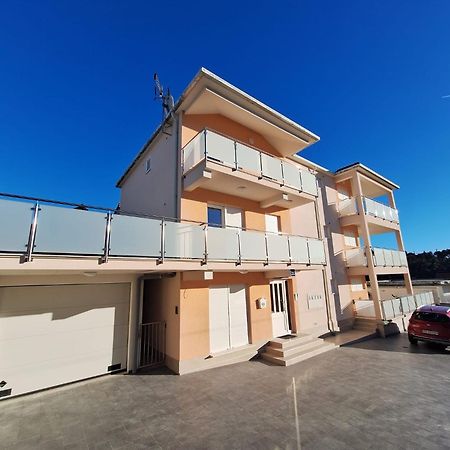 Valjan Apartmani Trogir Bagian luar foto