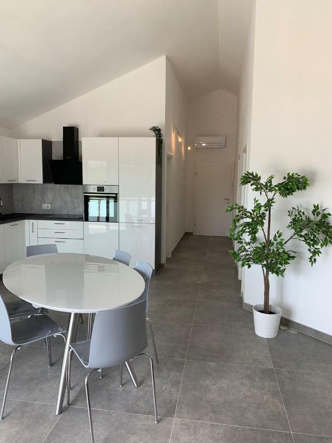 Valjan Apartmani Trogir Bagian luar foto